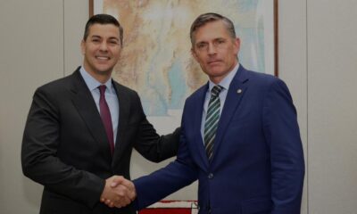 Santiago Peña junto al senador de EE. UU, Martín Heinrinch. Foto: Gentileza.