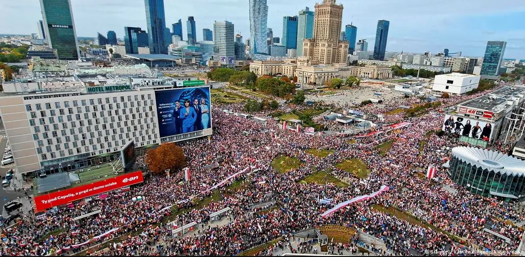 Vista aérea de la manifestación en Varsovia. Foto: DW.