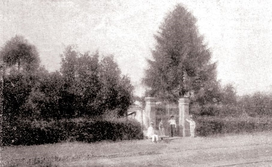 Entrada principal de “El Progreso”, de Juan Ceriani, ca. 1910. La República del Paraguay. Un siglo de vida nacional