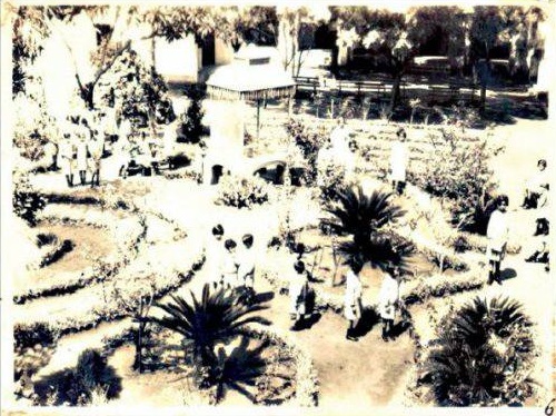 Jardín escolar del Orfanatorio Nacional, ca. 1930. Cortesía