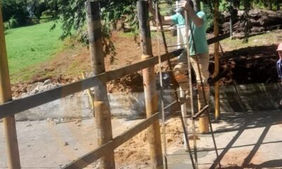 Valla de seguridad instalada en arroyo de Lambaré. Foto: Gentileza.