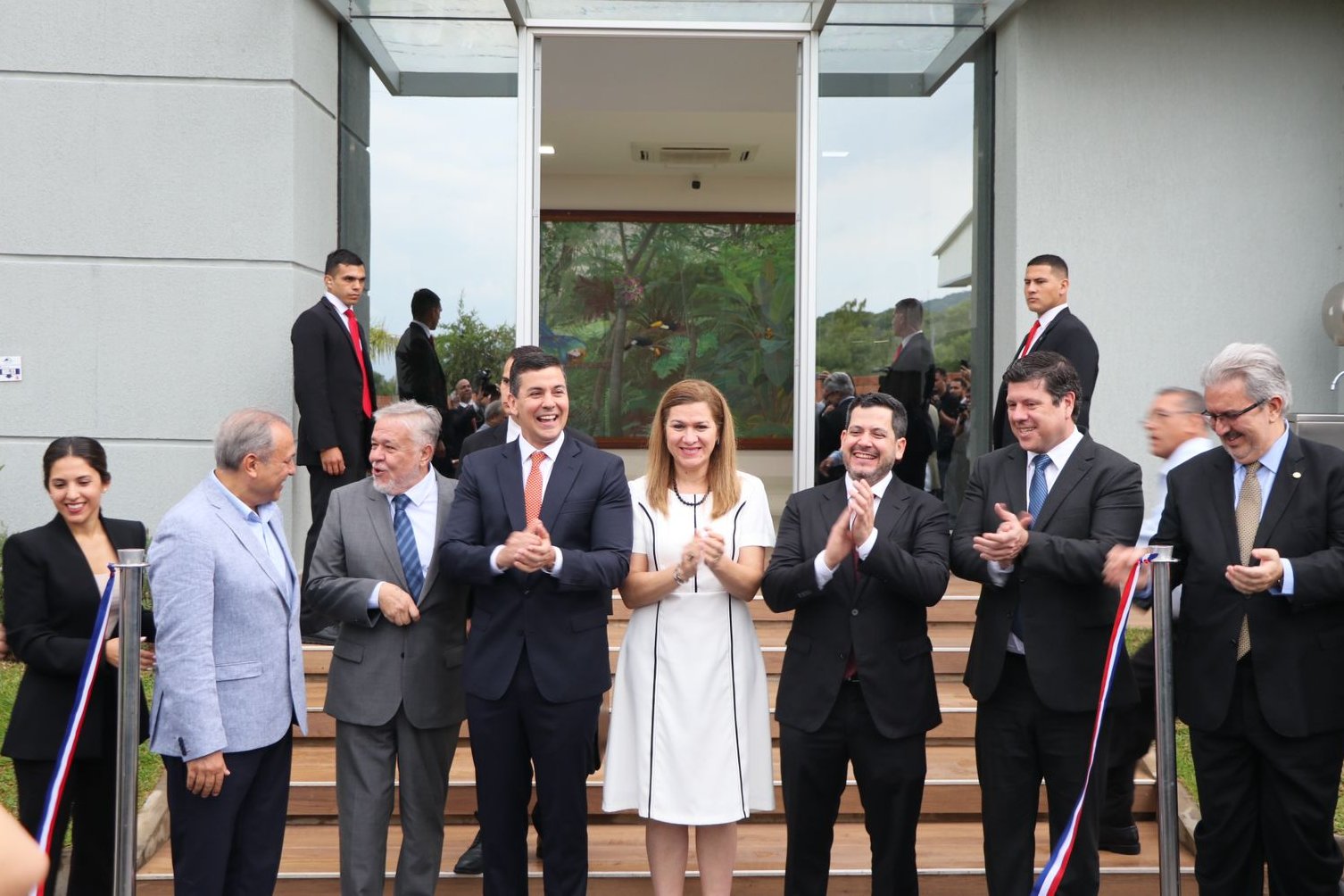 Santiago Peña junto a otras autoridades. Foto: Gentileza.