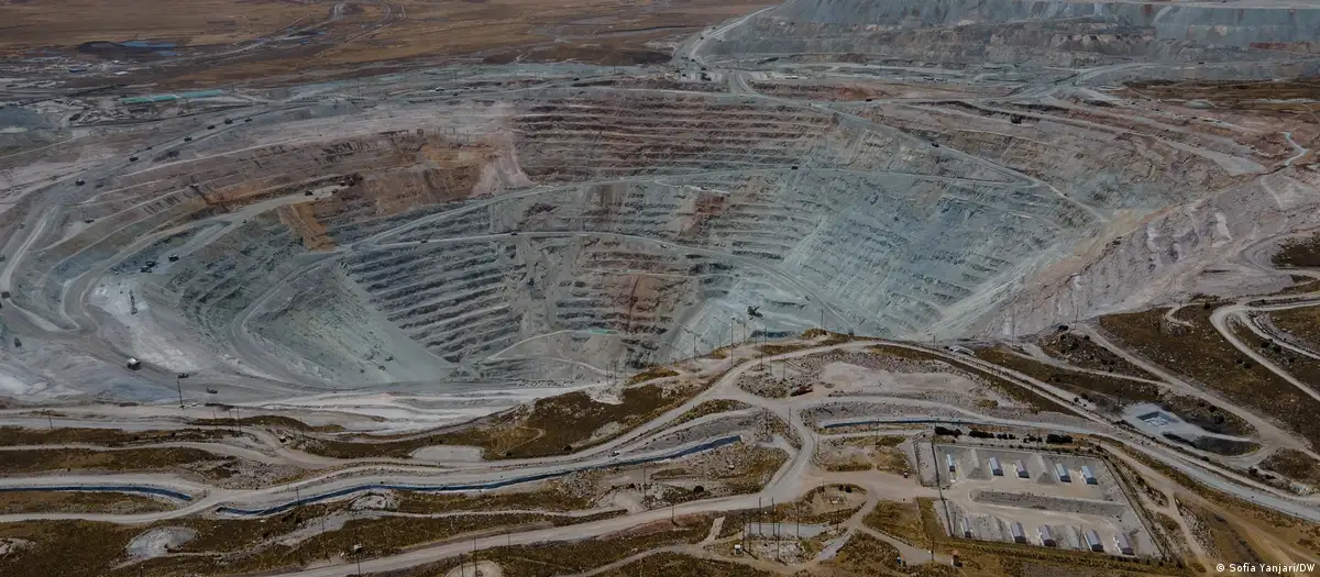 La mina de cobre de Antapaccay, en Perú, una de las mayores del mundo, es propiedad de un grupo suizo. Foto: DW.