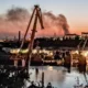 Un incendio afecta uno de los astilleros de Sebastopol. Foto: DW. Archivo.