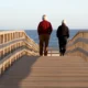 Estadísticamente, es más probable que una mujer en una pareja de ancianos viva más tiempo que su pareja masculina. Foto: DW.