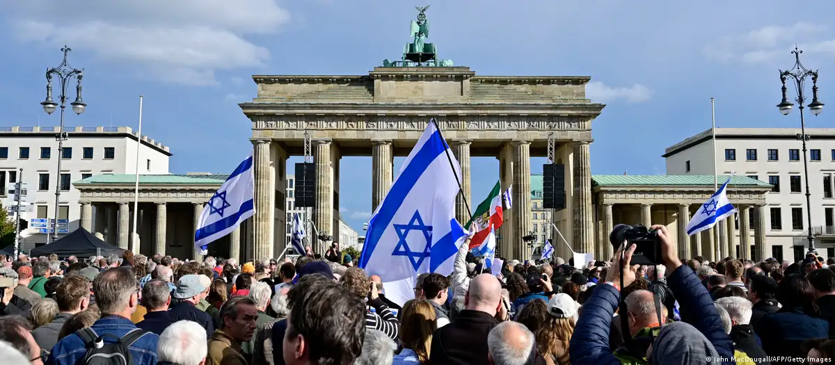 Manifestación contra el terrorismo y el antisemitismo en Berlín. Foto: DW.