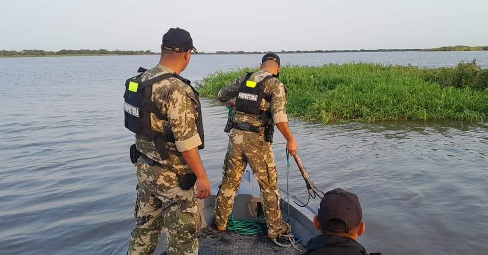 Prefectura Naval continúa con la búsqueda del militar. Foto: Armada Paraguaya.