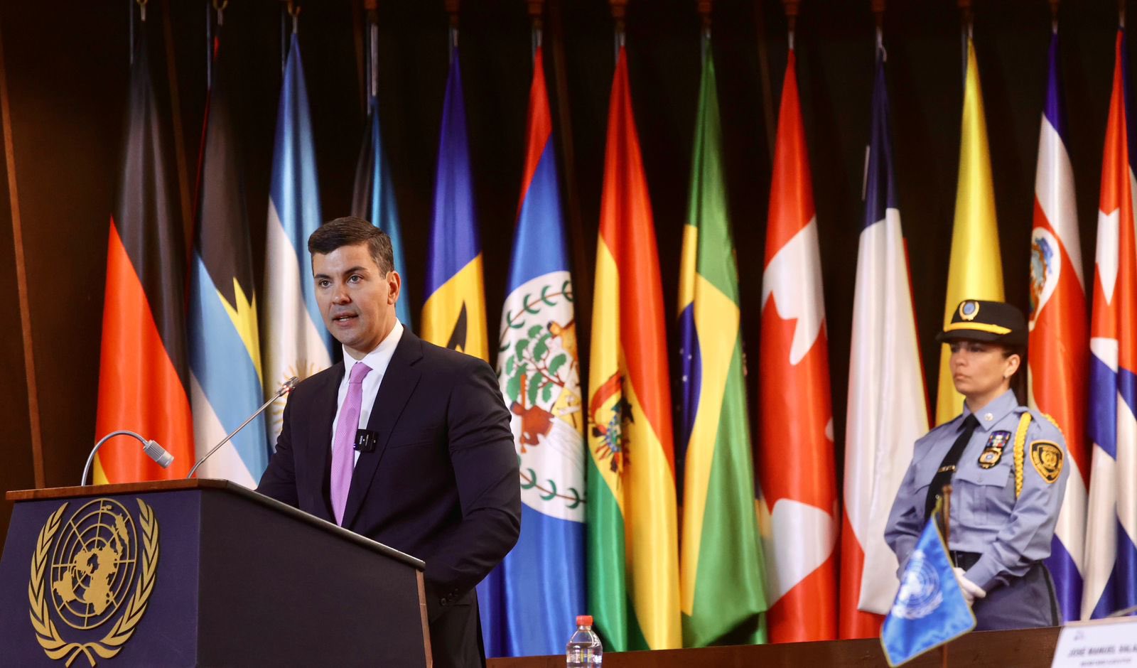 Santiago Peña ante la Cepal, en Chile. Foto: Presidencia.