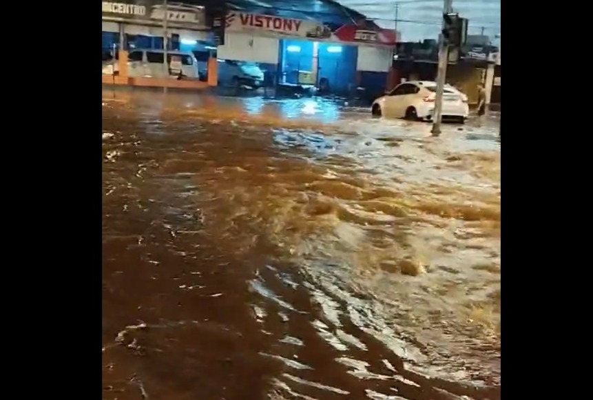 Raudales en Asunción. Foto: captura.