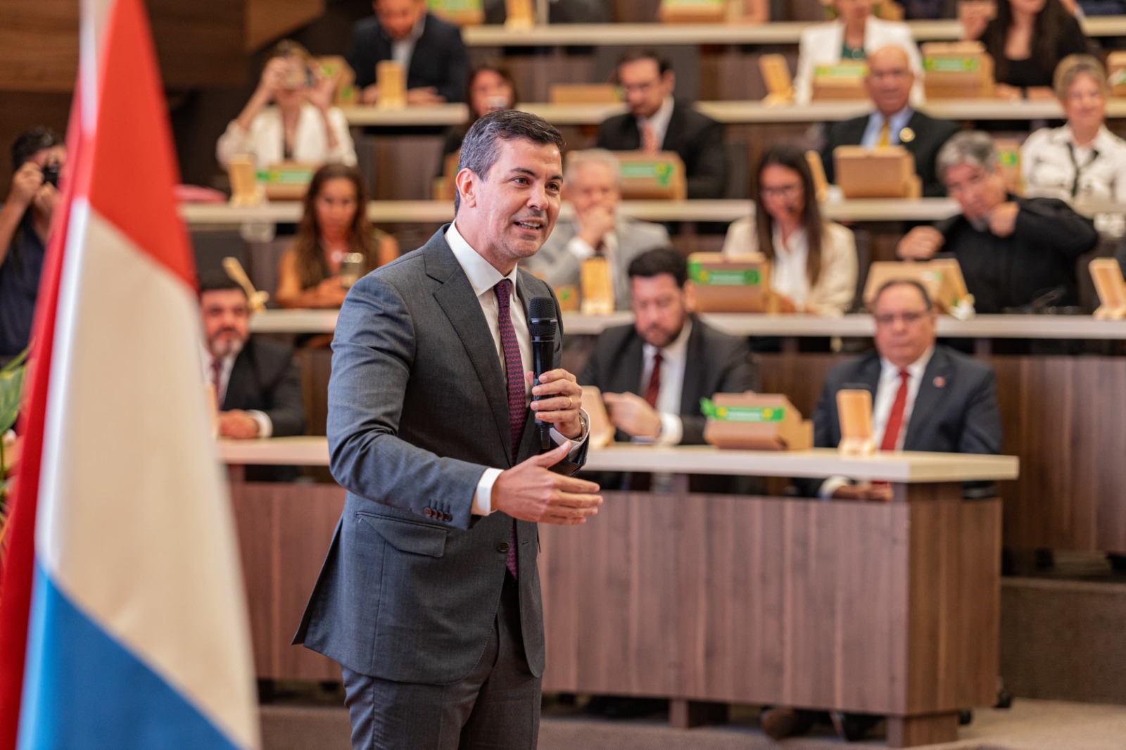 Santiago Peña destacó que el Paraguay tiene la oportunidad de ser el líder mundial en desarrollo sostenible. Foto: Gentileza.