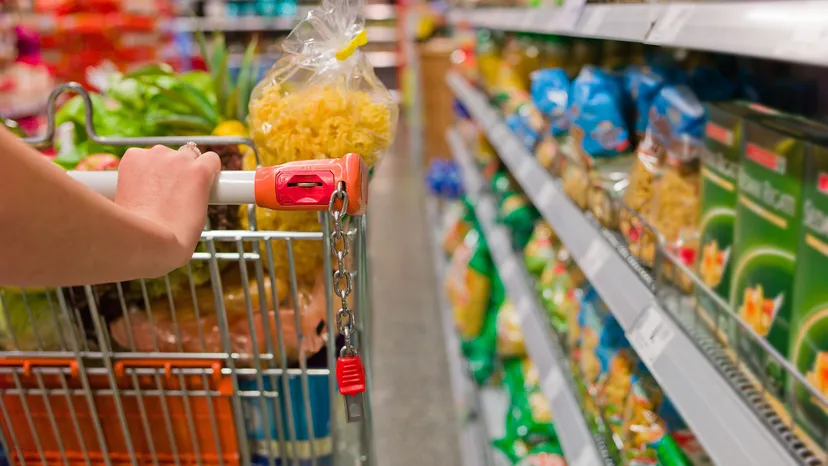 Productos expuestos en supermercado. Foto referencial.