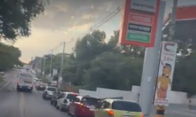 La fila de personas que van para la carga de gas gratis por familia. Foto: Captura de pantalla.