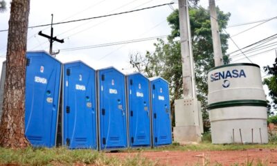 Asistencia en Caacupé con agua y sanitarios. Foto: SENASA.