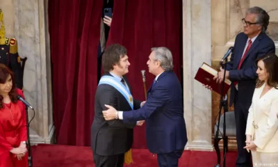 Javier Milei (izquierda) y el expresidente Alberto Fernández. Imagen de archivo.