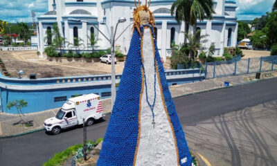 Virgen de Caacupé con Botellas de Plástico. Foto: Municipalidad de Ciudad del Este.