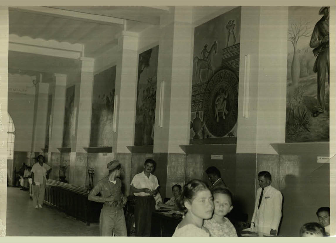 Grandes murales en la Sala de Pacotillas del Puerto de Asunción, 1957. Documentación obrante en el Archivo Rolón-Domínguez. Cortesía