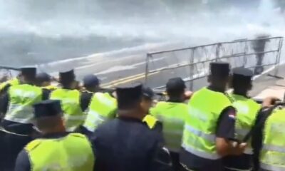 Represión en inmediaciones del Congreso Nacional. Foto: Captura.