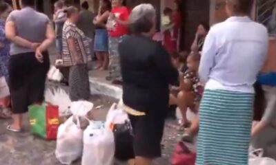 Familiares aguardan para ingresar víveres en inmediaciones de Tacumbú. Foto: Captura.