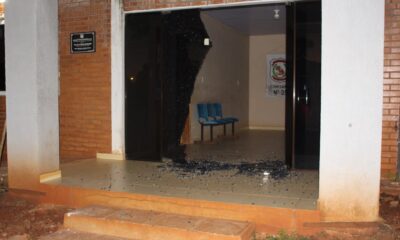 En su huida, los sicarios dispararon contra la comisaría local. Foto: Gentileza.