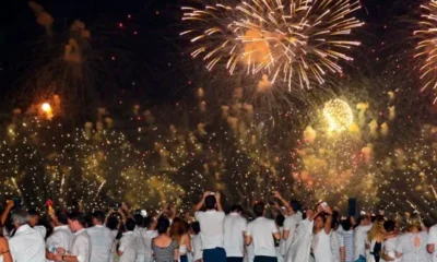 Recibir el Año Nuevo vestidos de blanco es parte de la tradición. Foto: Ámbito Financiero.