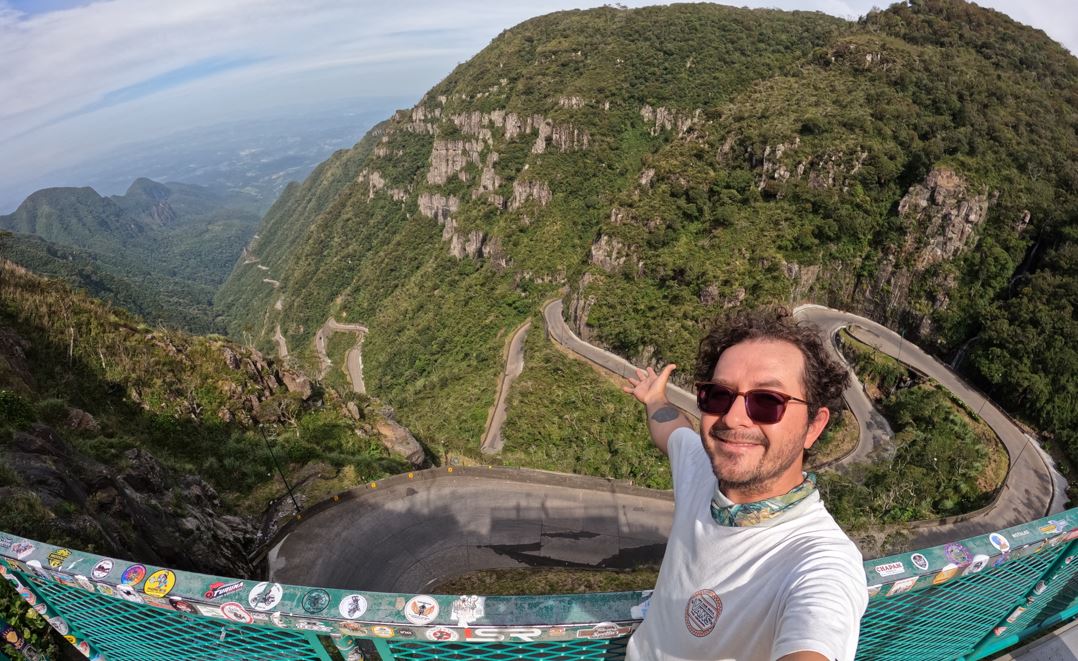 Alfredo Guachire en la Serra do Rio do Rastro, Santa Catarina. Foto: Alfredo Guachiré