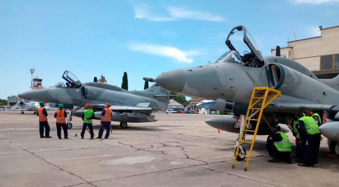 Aviones A4-AR brindarán seguridad en el espacio aéreo. Foto: Télam.