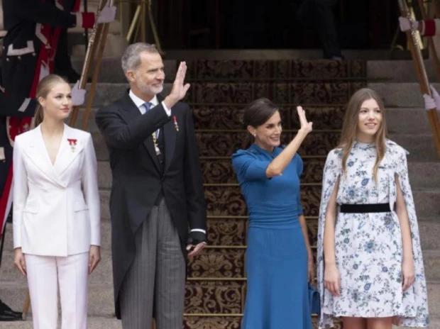 Los reyes de España con sus hijas. Foto: Gente-