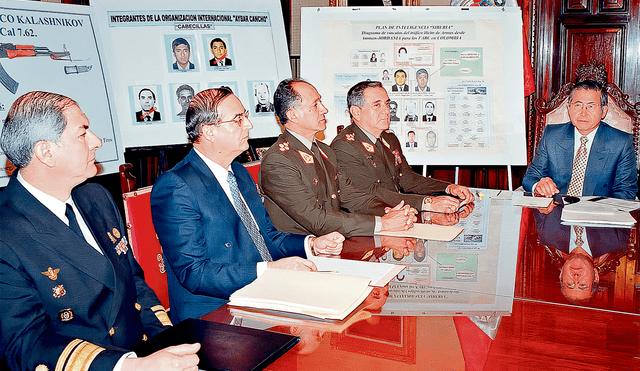 El dato. La conferencia del 21 de agosto del 2000 fue una farsa de Fujimori y Montesinos para ocultar su implicación en el contrabando de fusiles a los terroristas de las FARC. Foto: difusión. DW.