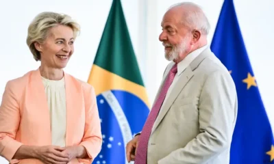 El presidente brasileño Luiz Inácio Lula da Silva recibe a la presidenta de la Comisión Europea, Ursula von der Leyen, para discutir un acuerdo entre Mercosur y la Unión Europea, en el Palacio Planalto de Brasilia, Brasil. Foto: DW. Archivo.