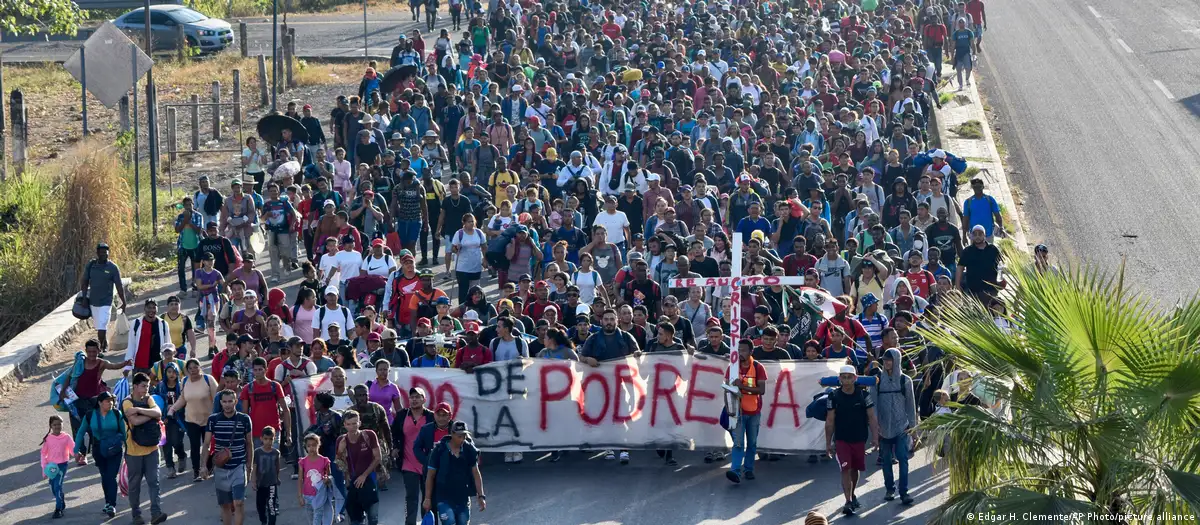 La caravana con miles de migrantes avanzó por el estado de Chiapas. Foto: DW.