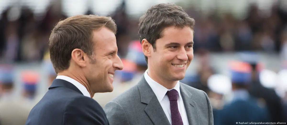 Emmanuel Macron y Gabriel Attal. Foto: DW.