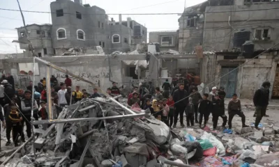 Escombros y destrucción en Jan Yunis por bombardeos israelíes contra la organización terrorista Hamás. Foto: DW.