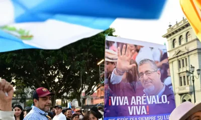 Manifestaciones de apoyo al presidente de Guatemala, Bernardo Arévalo. Foto: DW.