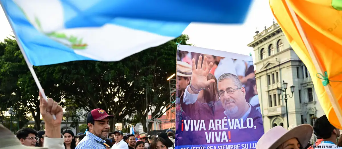 Manifestaciones de apoyo al presidente de Guatemala, Bernardo Arévalo. Foto: DW.