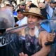 Manifestantes intentando impedir juramento de Bernardo Arévalo. Foto: DW.