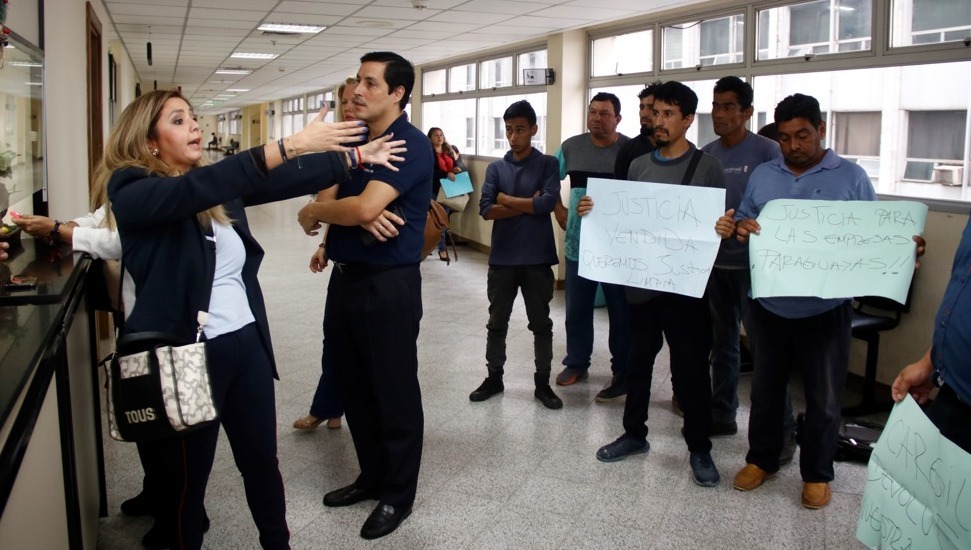 Representantes de la La Paraguaya Express en el Palacio de Justicia. Foto: Gentileza.