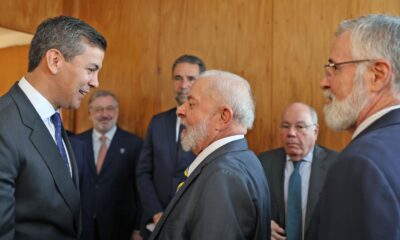 Santiago Peña fue recibido por Luiz Inácio Lula da Silva en Brasil. Foto: Gentileza.