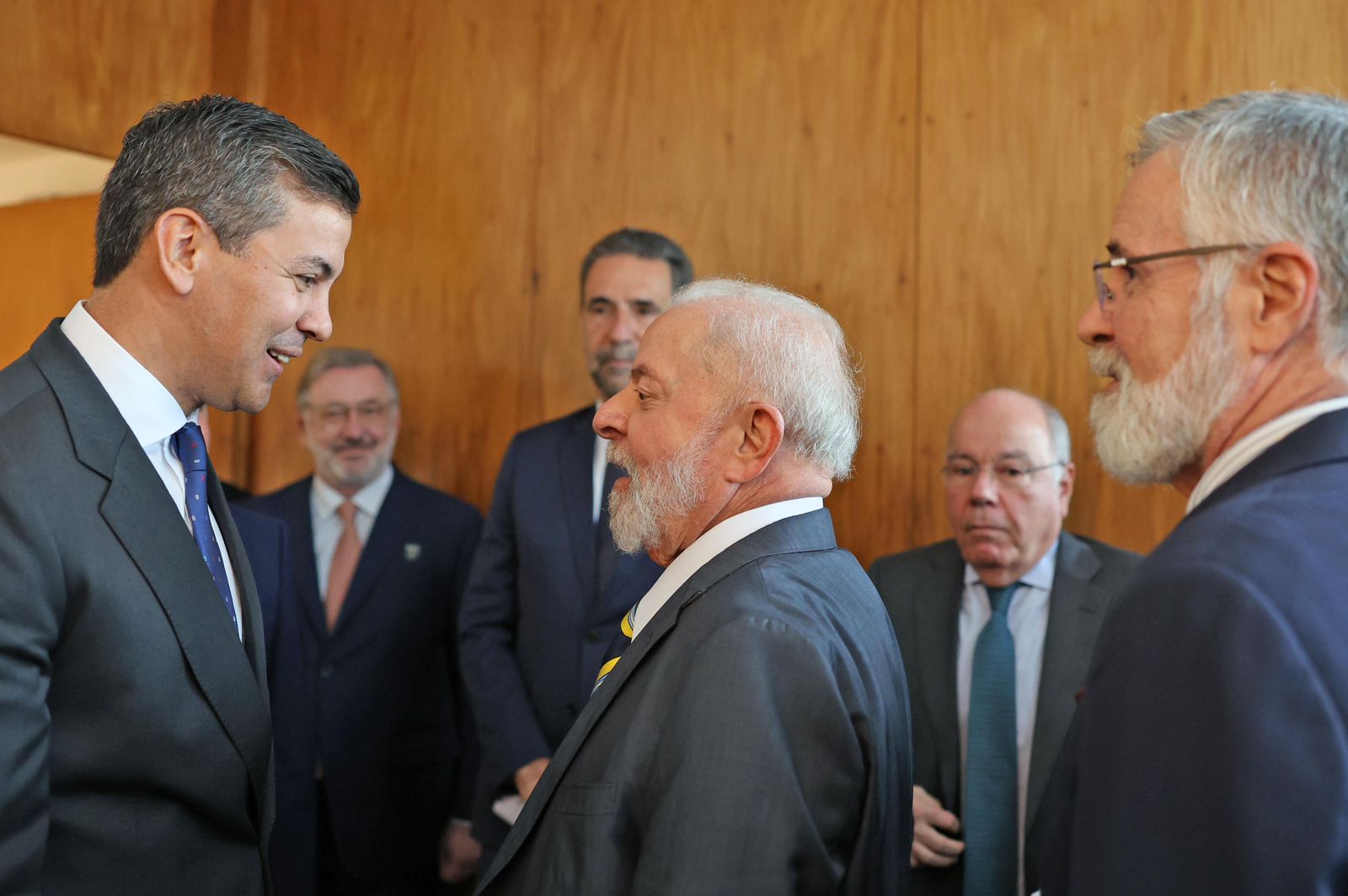 Santiago Peña fue recibido por Luiz Inácio Lula da Silva en Brasil. Foto: Gentileza.