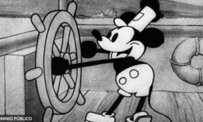 Mickey Mouse en "Steamboat Willie", animación corta de 1928