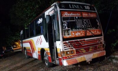 El omnibus donde se desplazaban los adherentes del Decano. Foto: Policía Nacional.