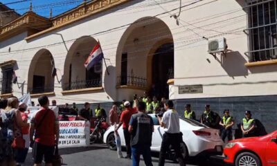 Protesta de jubilados de la Caja Municipal. Foto: Radio 1.000.