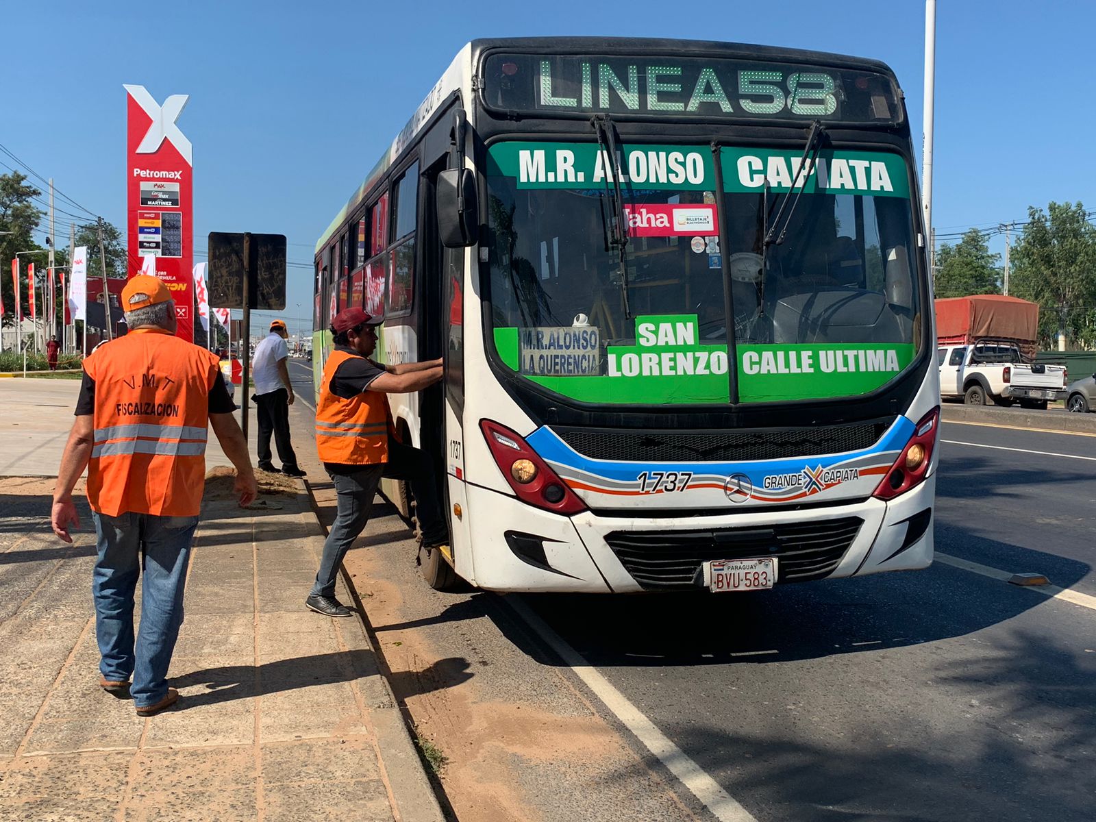 Línea de transporte público. Foto: MOPC.