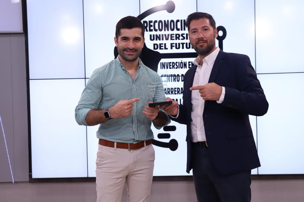 "Reconocimiento Universidad del Futuro". Foto: Universidad Central del Paraguay.