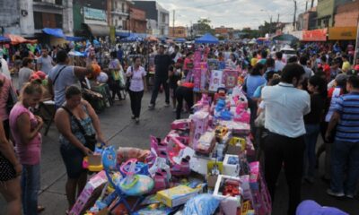 Zona comercial instalada para compras de los Reyes Magos. Foto: Gentileza.