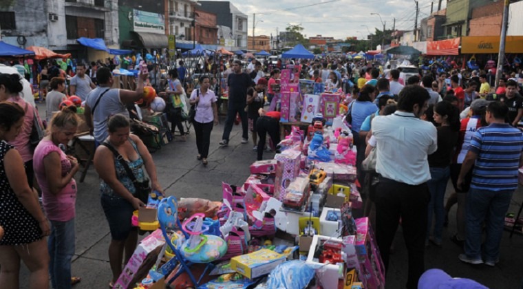 Zona comercial instalada para compras de los Reyes Magos. Foto: Gentileza.