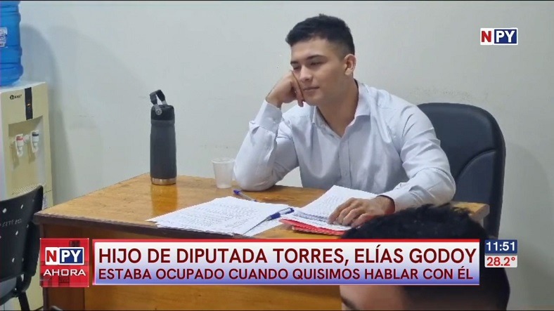 Elías Godoy Torres hijo de la diputada Roya Torres de apenas 19 años gana más de G. 9millones. Foto: Captura.