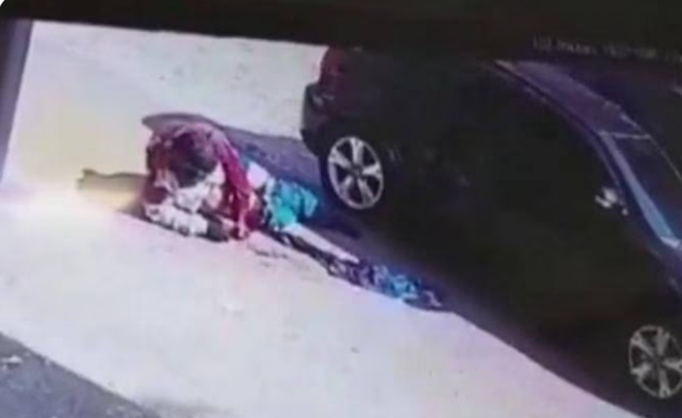 El hombre herido fue abandonado en un centro asistencial. Foto: Captura de pantalla.