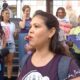 Este grupo de mujeres se movilizaron frente al Congreso Nacional. Foto: Captura de pantalla.