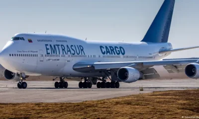 La aeronave, en las pistas tras aterrizar en el Aeropuerto Ambrosio Taravella de Córdoba el 6 de junio de 2022. El avión fue enviado por el Gobierno de Argentina hacia los Estados Unidos. Foto: DW.