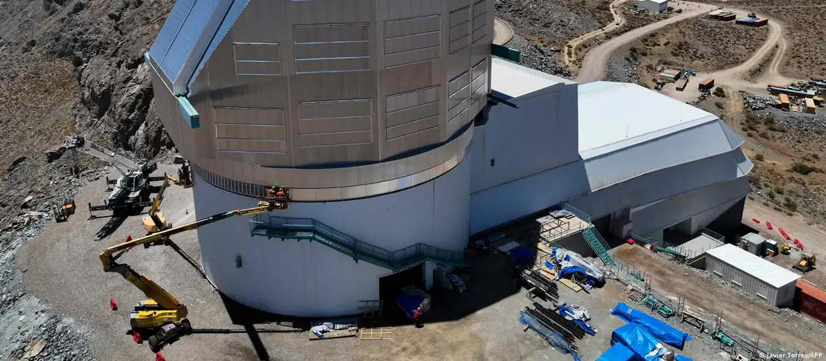 El Observatorio Vera C. Rubin de Chile, que alberga la cámara digital más poderosa del mundo conectada a un telescopio, enero de 2024. Foto: DW.